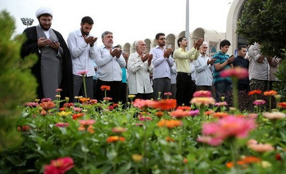 تصاویر : نماز عید فطر به امامت رهبر معظم انقلاب