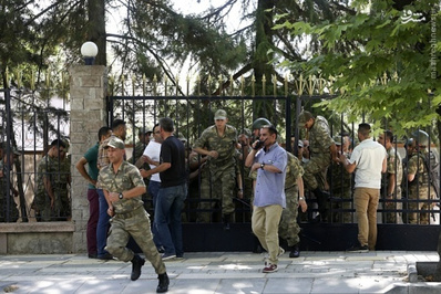 تصاوير: فرار سربازان ارتش ترکیه از پادگان‌‌ها