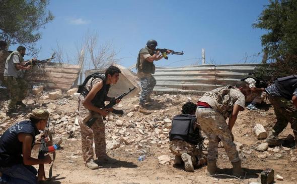 تصاویر : نبرد تن به تن با داعش در لیبی