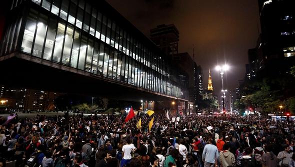 تصاویر : آشوب طرفداران «دیلما روسف» در سائوپائولو