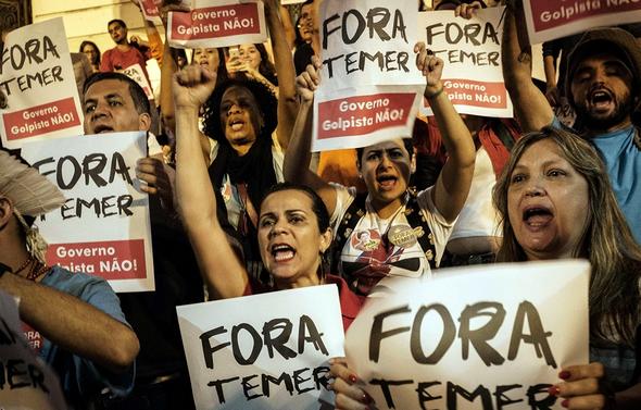 تصاویر : آشوب طرفداران «دیلما روسف» در سائوپائولو