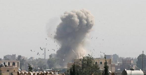 تصاویر : بمباران صنعا توسط جنگنده‌های سعودی