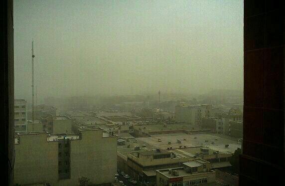 اولین تصاویر طوفان و گرد و خاك شديد تهران