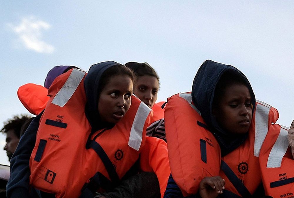 تصاویر : نجات پناهجویان توسط گارد ساحلی ایتالیا