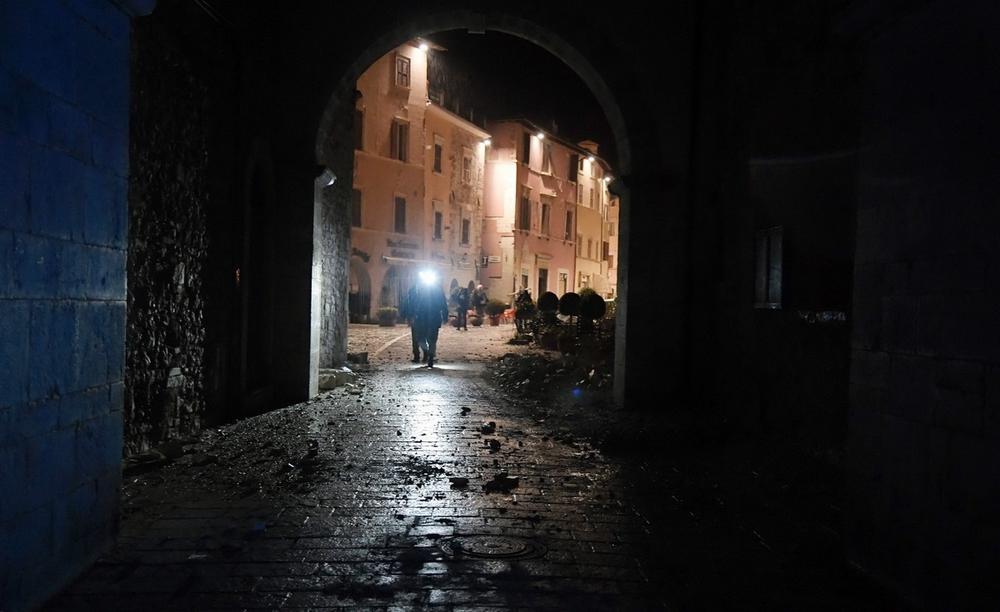 تصاویر : زمین لرزه شدید در مرکز ایتالیا