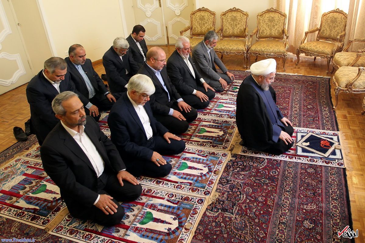 هدف اصولگرایان از چندکاندیدایی در انتخاباتی ریاست جمهوری ۹۶ چیست؟/ طرح این موضوع که یک یا چند کاندیدای اصلاح طلب، روحانی را همراهی کنند را خطای استراتژیک می دانم/ اصلاح طلبان باید تاکید و تکرار کنند که گزینه ما در انتخابات ۹۶ فقط روحانی است/ اگر جریان اصولگرایی سراغ ناطق نوری برود شاید بتواند بخشی از گرفتاری هایش را حل کند