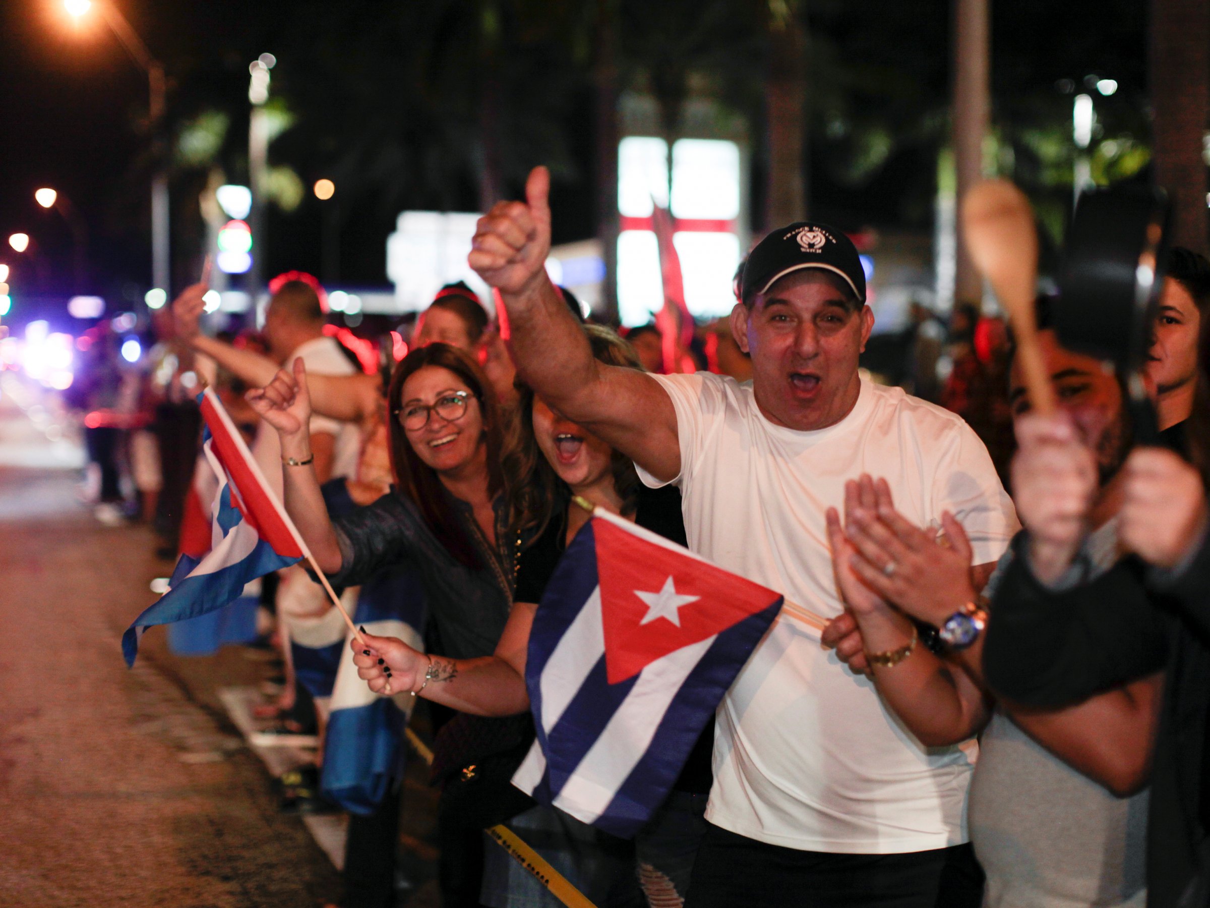 شادمانی ضد انقلاب های کوبایی از مرگ کاسترو  +تصاویر