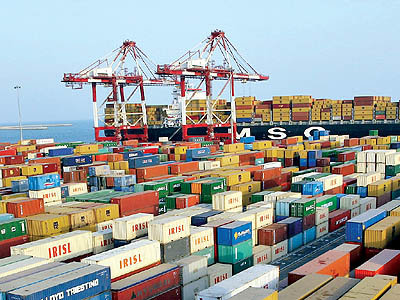 گزارش 8 ماهه تجارت خارجی/ صادرات از واردات سبقت گرفت