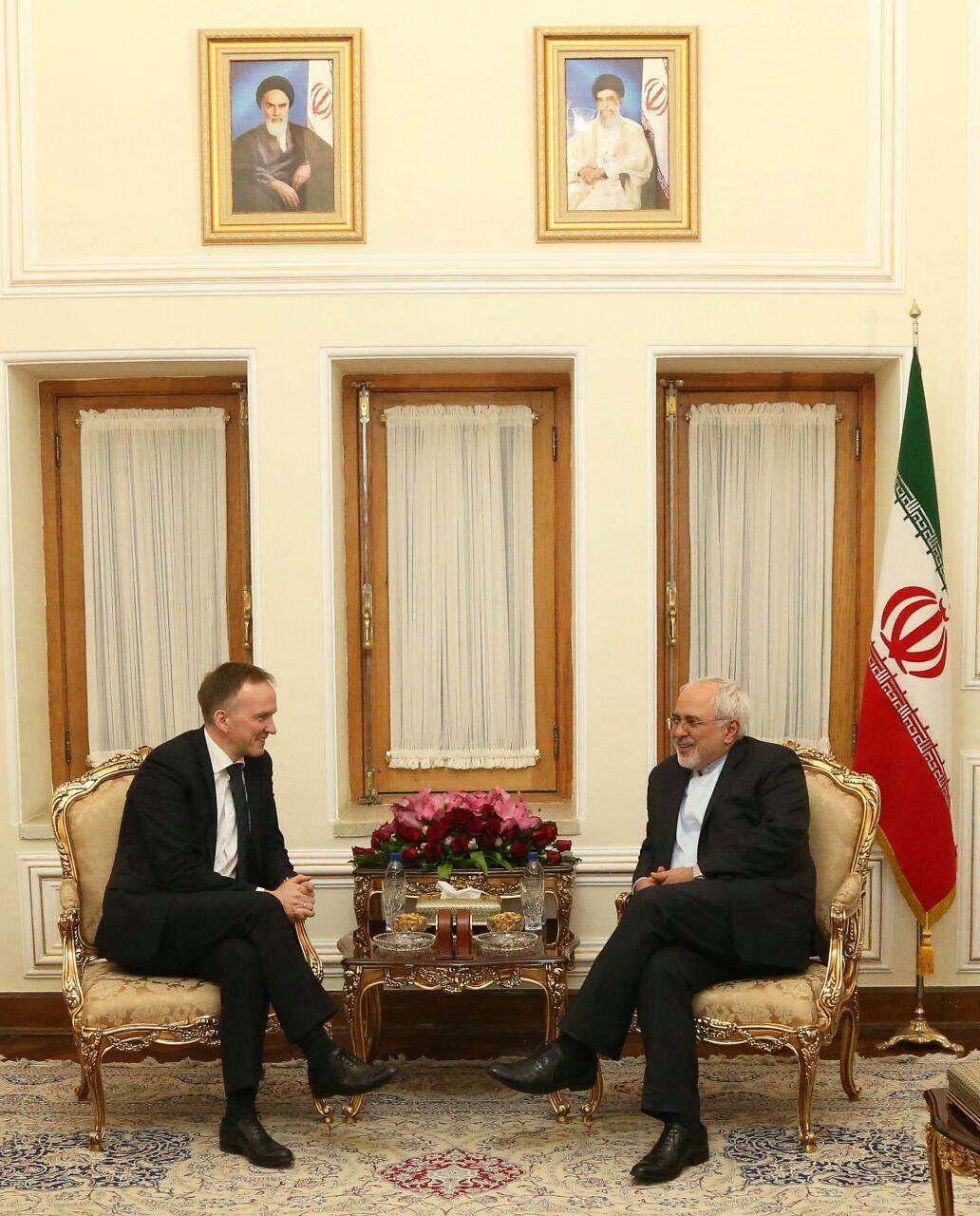 عکس/دیدار قائم مقام وزیر امور خارجه لتونی با ظریف