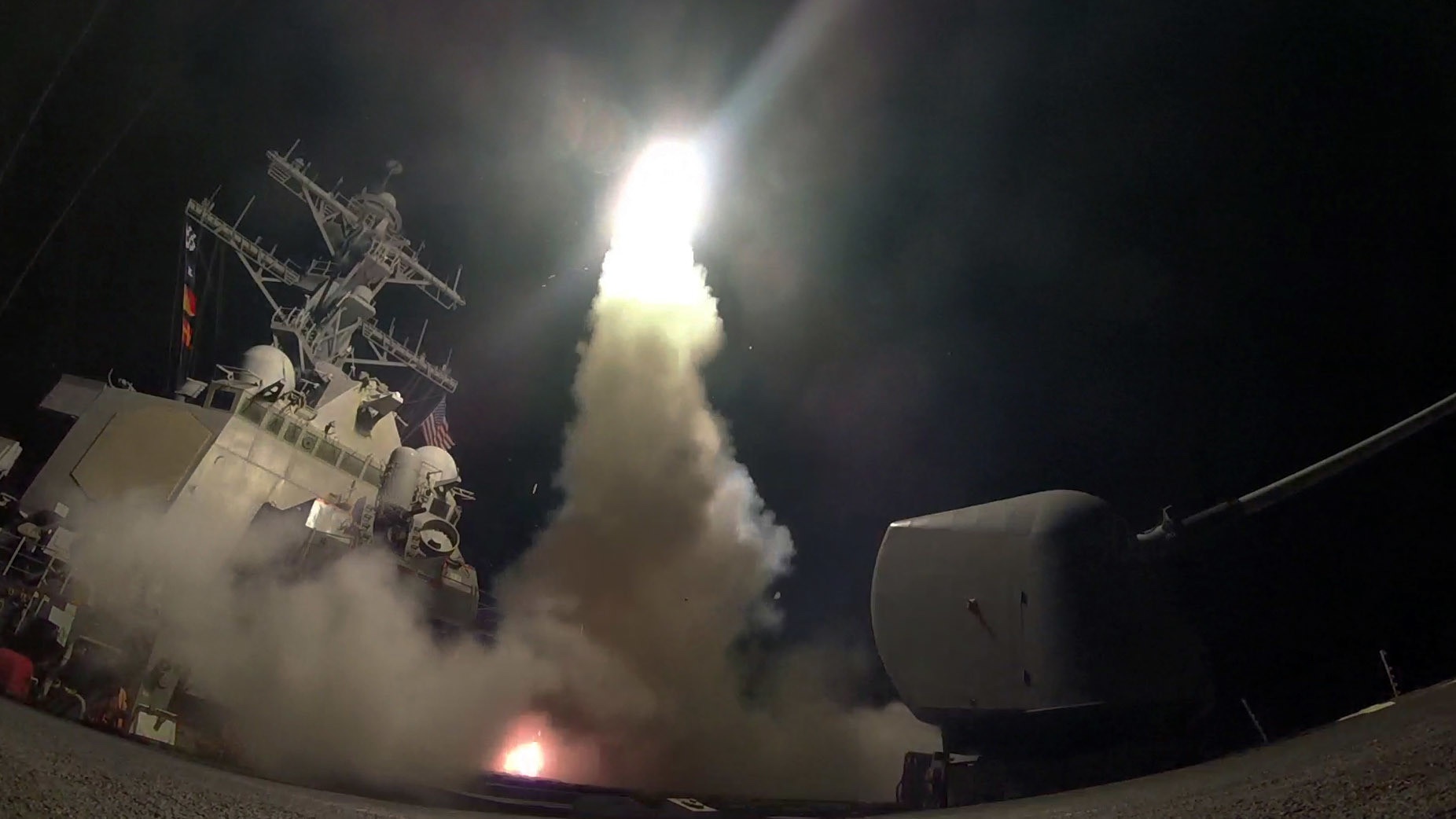 آمریکا با چه موشکی به سوریه حمله کرد؟/۵۹ تاماهاک ۳ میلیون دلاری!