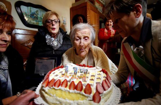 عکس/جشن تولد 117 سالگی پیرترین فرد جهان