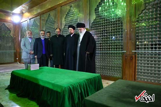 حضور رهبر معظم انقلاب بر سر مزار آیتالله هاشمی رفسنجانی +تصاویر حضور رهبر معظم انقلاب بر سر مزار آیتالله هاشمی رفسنجانی +تصاویر