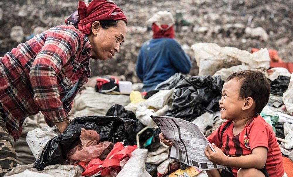 تصاویر : زندگی در میان زباله ها در جاکارتا‎