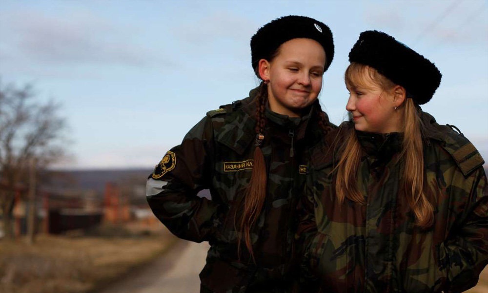 تصاویر : آموزش های نظامی نواجوانان روس‎