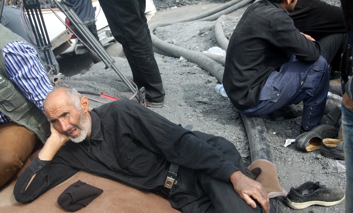 تصاویر : چهارمین روز امدادرسانی به حادثه دیدگان معدن یورت آزادشهر