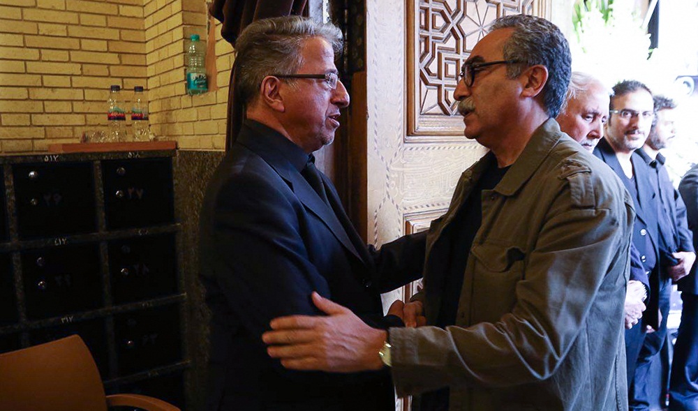 تصاویر : هنرمندان در مراسم ترحیم والده 