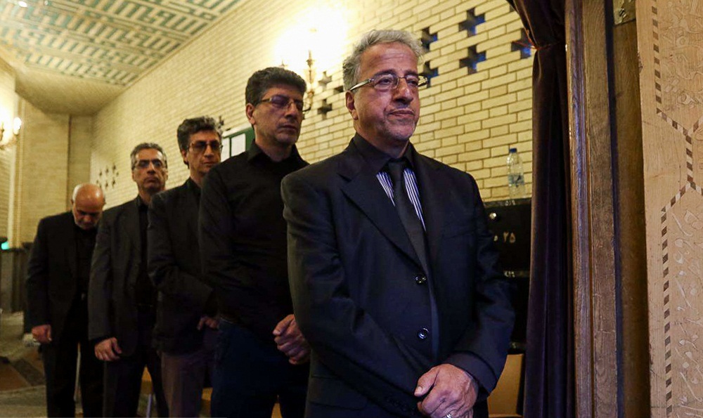 تصاویر : هنرمندان در مراسم ترحیم والده 