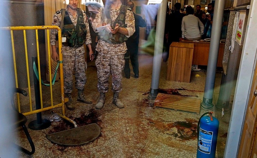 تصاویر : حاشیه های حمله تروریستی به مجلس