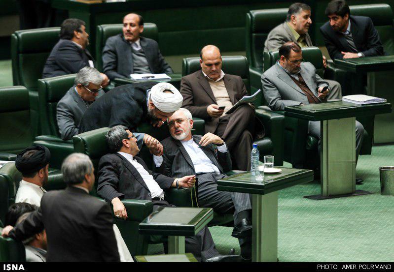 آقای رئیسی! دیپلماسی روحانی ملتمسانه است یا دولتی که رئیسش با اصرار عجیب به دانشگاه کلمبیا رفت و جز توهین به ایران چیز دیگری نشنید / گاف کاندیدای اصولگرایان در مورد مذاکره ظریف با امیر کویت آقای رئیسی! دیپلماسی روحانی ملتمسانه است یا دولتی که رئیسش با اصرار عجیب به دانشگاه کلمبیا رفت و جز توهین به ایران چیز دیگری نشنید / گاف کاندیدای اصولگرایان در مورد مذاکره ظریف با امیر کویت