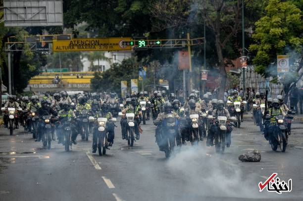 تصاویر : پلیس ونزوئلا معترضان را با موتور شکار می‌کند