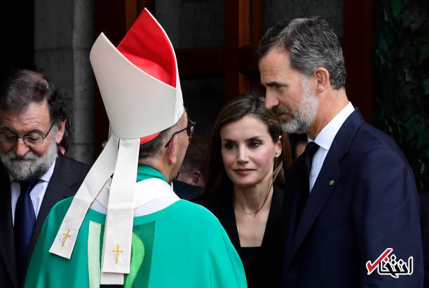 عکس/ پادشاه و ملکه اسپانیا در مراسم یادبود قربانیان حمله بارسلون