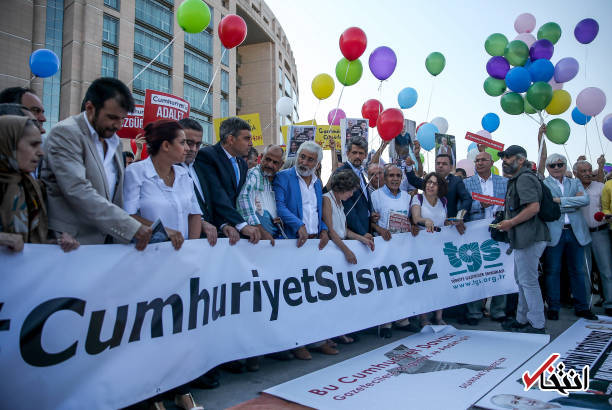 تصاویر : همبستگی با روزنامه نگاران زندانی در ترکیه