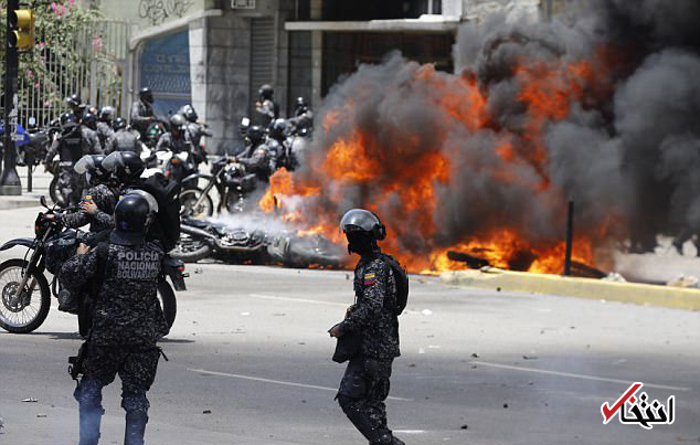 تصاویر : آتشی که به جان نیروهای پلیس ونزوئلا افتاد