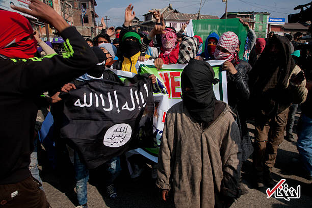 تصاویری که نفوذ داعش در بین جوانان کشمیری را تایید می‌کند