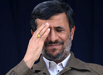 وکیل‌ احمدی‌نژاد به نمایندگان نامه نوشت: رفتار دادستان دیوان محاسبات در شأن مجلس نیست