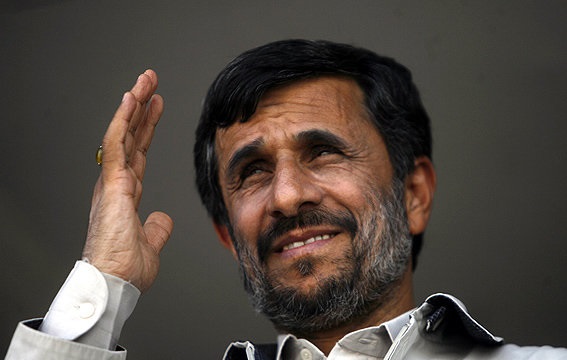 قدردانی احمدی نژاد از رئیس دولت اصلاحات و روحانی