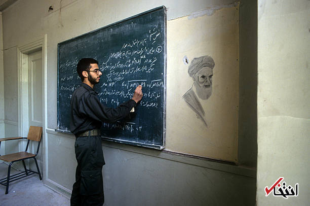 تصاویر : آموزش نظامی در سفارت تسخیر شده آمریکا در تهران