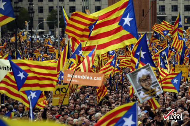 پلیس ۱۳۰۰ مرکز رأی‌گیری در کاتالونیا را بست/ اهتمام کاتالونیا برای برگزاری همه‌پرسی استقلال