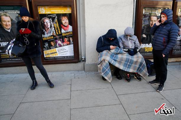 تصاویر : مشتاقان خرید آیفون ایکس در سرمای مسکو یخ زدند تصاویر : مشتاقان خرید آیفون ایکس در سرمای مسکو یخ زدند