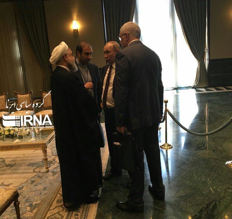 عکسی دیدنی از گفتوگوی خصوصی پوتین و روحانی