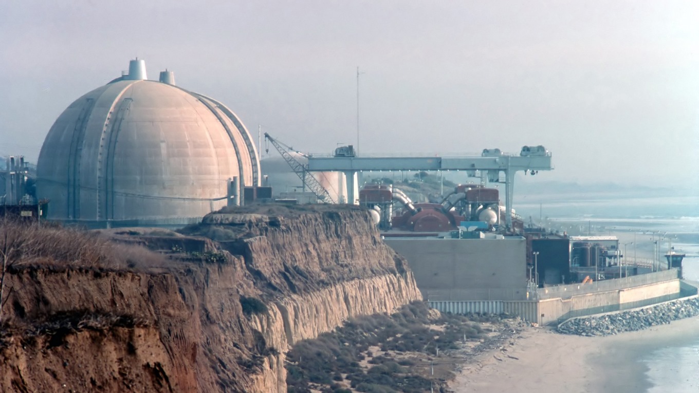 راه اندازی نخستین نیروگاه هسته ای امارات به تاخیر افتاد