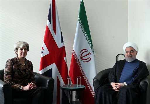 نخست وزیر انگلیس به روحانی: برای نشست روز سه شنبه با ظریف، بسته ای از پیشنهادات را برای حفظ برجام آماده کرده ایم / روحانی: زمان اتحادیه اروپا محدود است