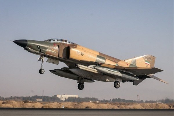 جنگنده F7 ارتش در حسن آباد اصفهان سقوط کرد/ خلبانان سالم هستند