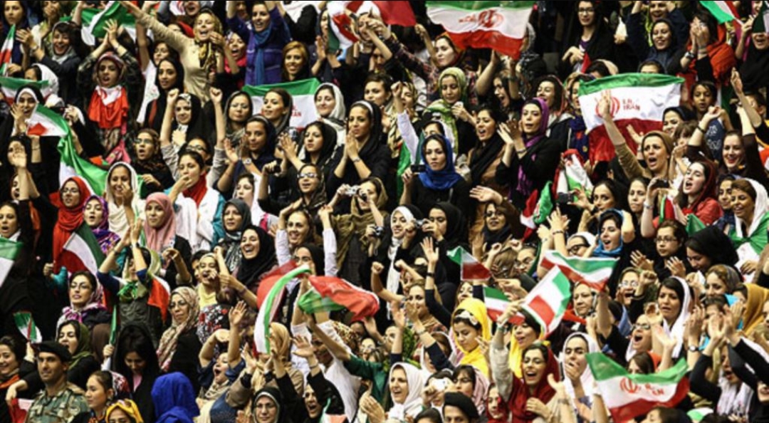 ۶۱.۱ درصد مردم ایران موافق حضور زنان در ورزشگاه‌ها هستند