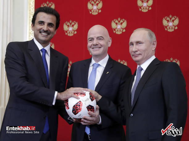 عکس/ امیر قطر نماد جام جهانی ۲۰۲۲ را از پوتین و اینفانتینو تحویل گرفت