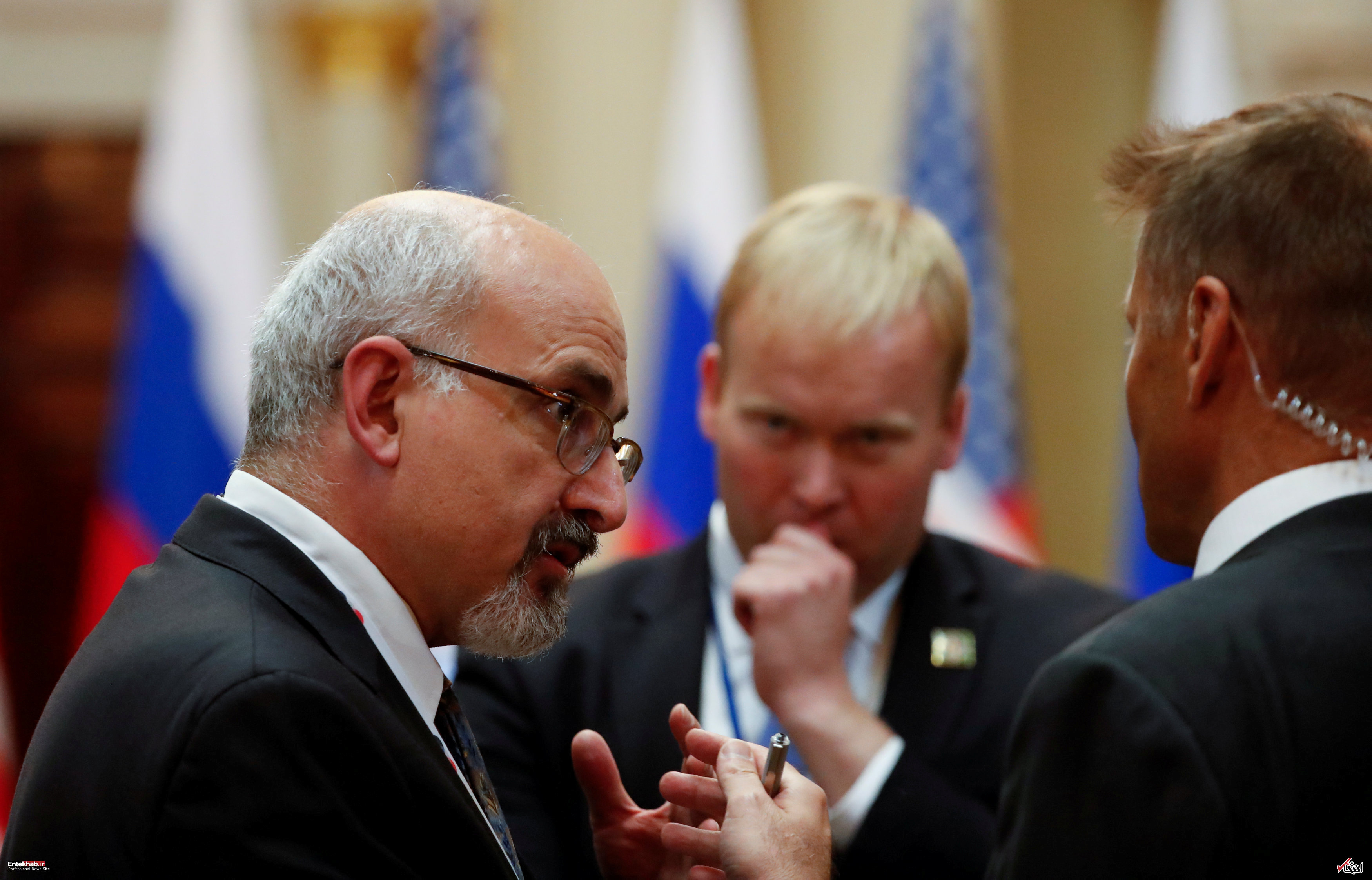 عکس/ برخورد با یک معترض در نشست خبری ترامپ و پوتین