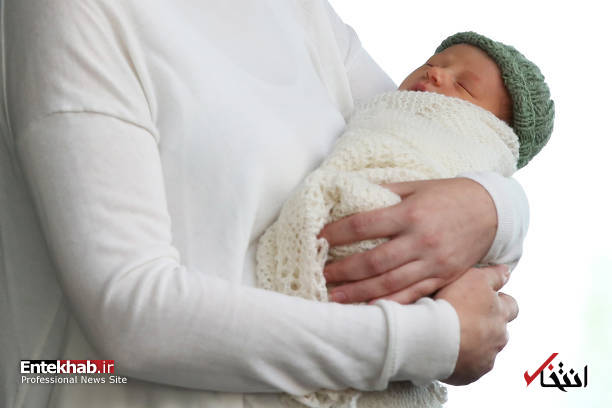 عکس/ مرخص شدن نخست وزیر نیوزیلند پس از زایمان