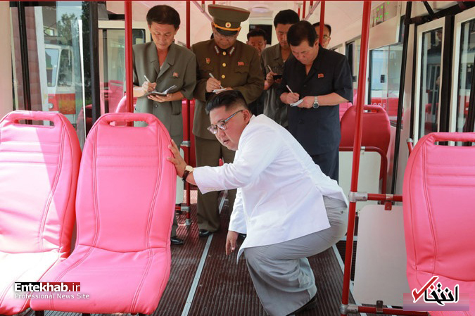 تصاویر : بازدید رهبر کره شمالی از  کارخانه تولید اتوبوس‌های برقی و تراموا