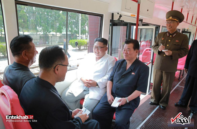 تصاویر : بازدید رهبر کره شمالی از  کارخانه تولید اتوبوس‌های برقی و تراموا