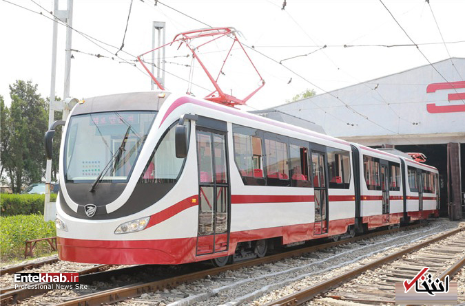 تصاویر : بازدید رهبر کره شمالی از  کارخانه تولید اتوبوس‌های برقی و تراموا