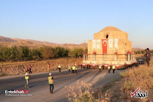 تصاویر : عملیات انتقال یک حمام تاریخی در ترکیه