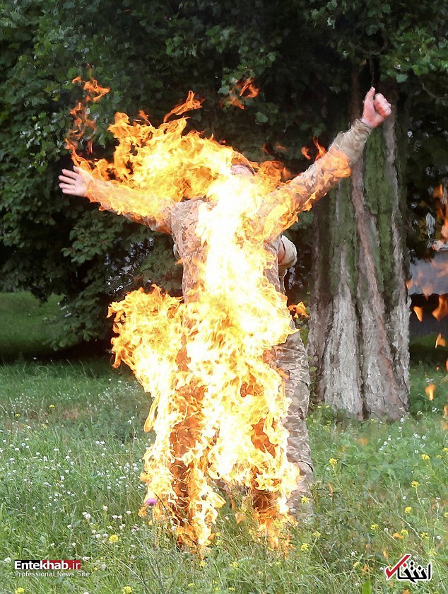 عکس/ خودسوزی یک نظامی ارتش اوکراین