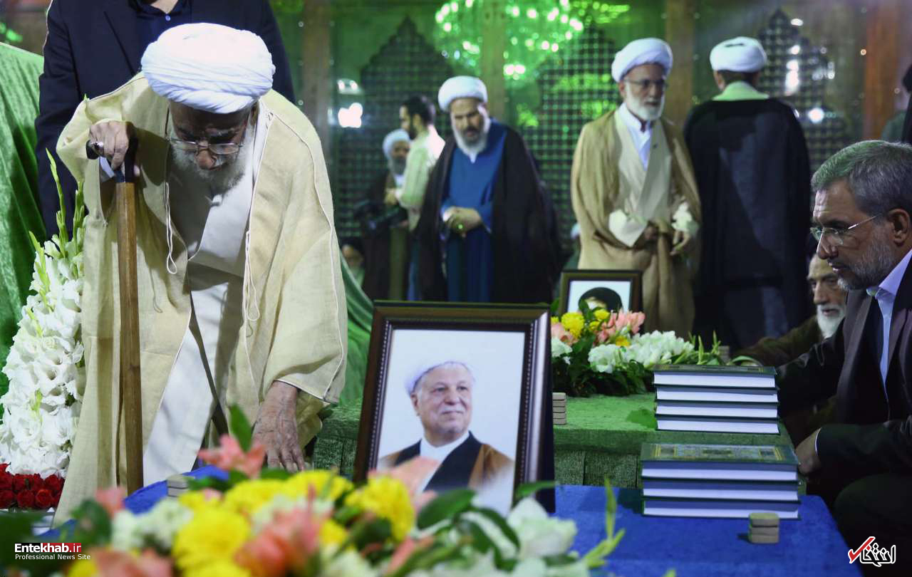 عکس/ حضور آیت الله جنتی بر سر آرامگاه آیت الله هاشمی رفسنجانی