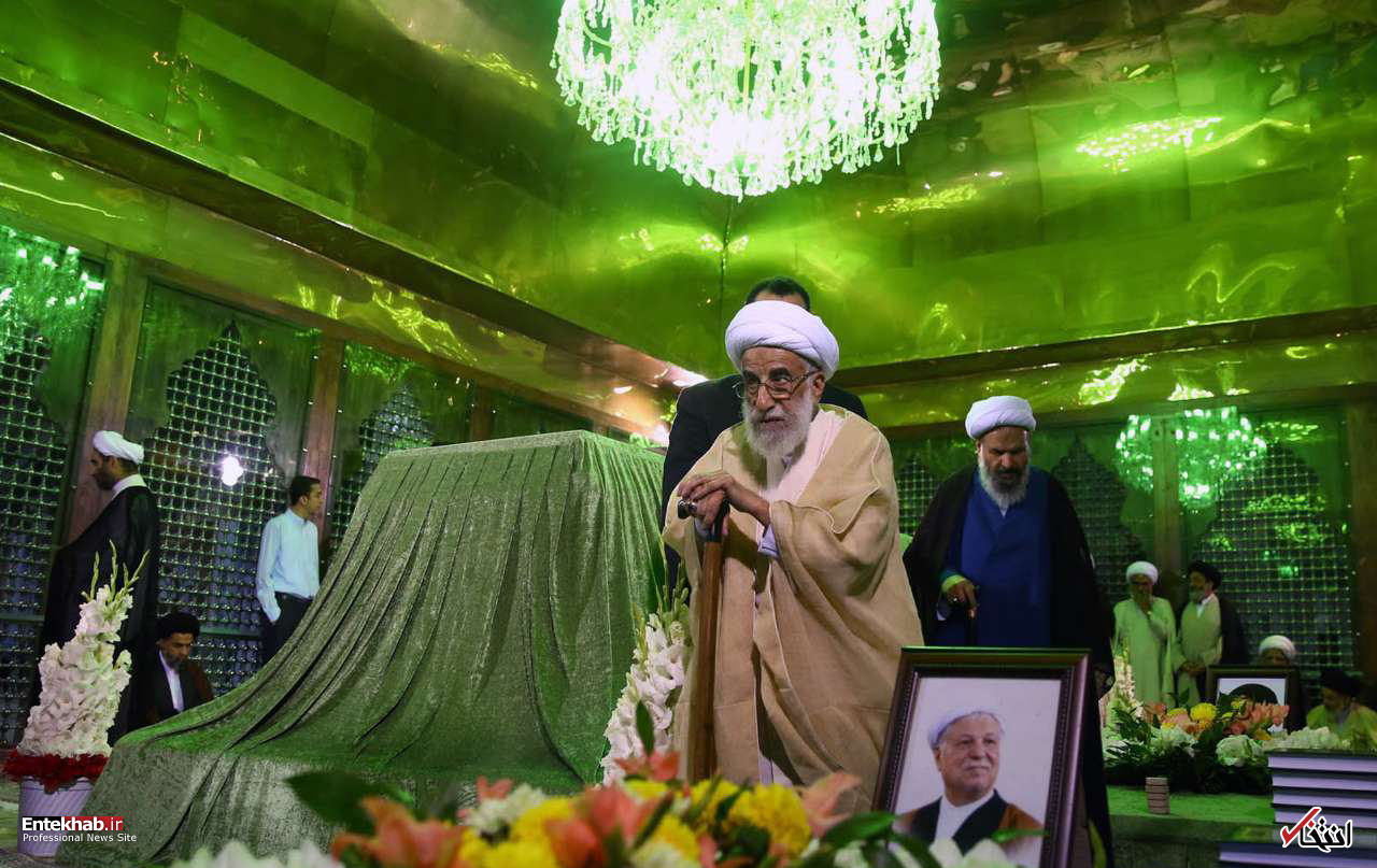 عکس/ حضور آیت الله جنتی بر سر آرامگاه آیت الله هاشمی رفسنجانی