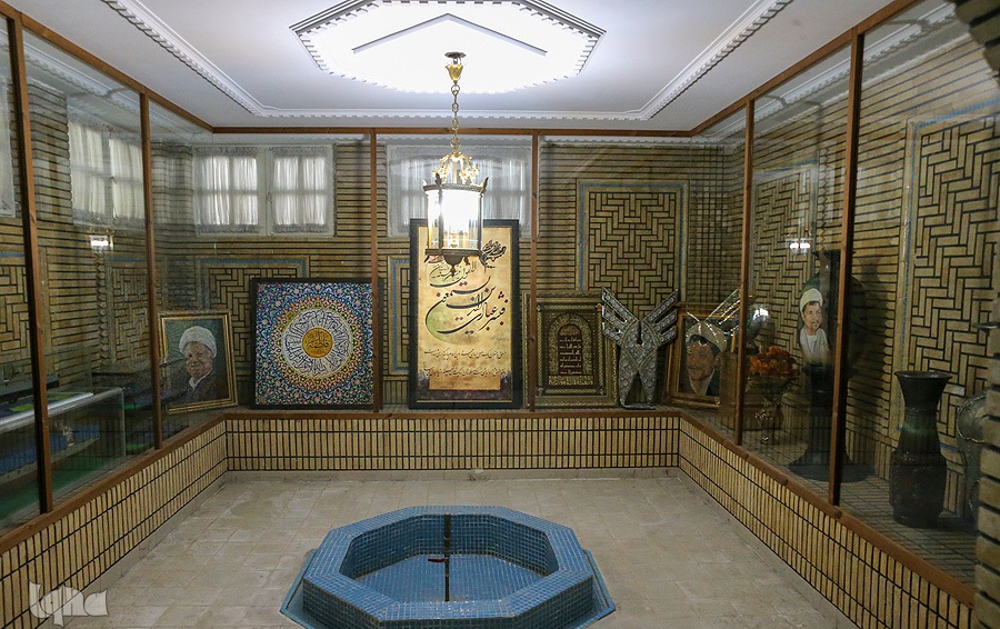 خانه انقلاب