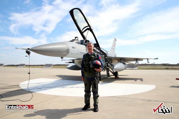 عکس/ پرواز وزیر دفاع ترکیه با جنگنده F16